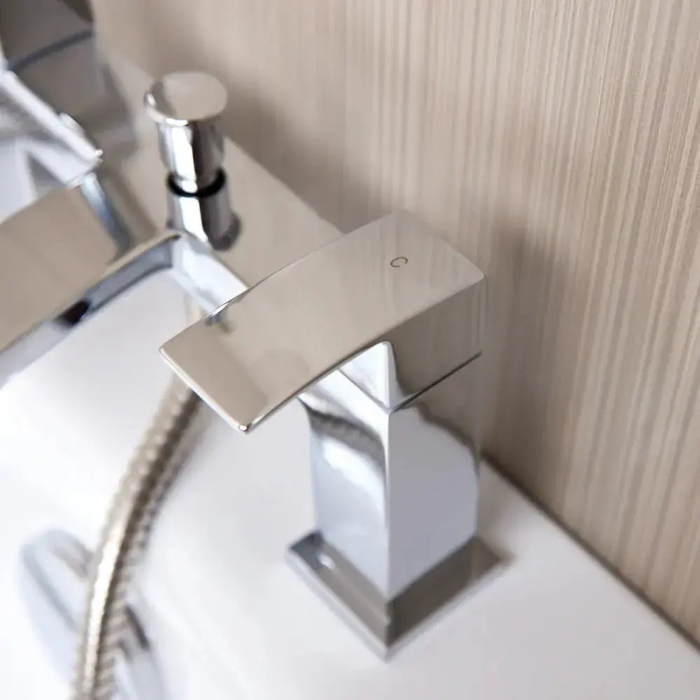 Ellsi Etal Kinlin PDT000707 Dual control chrome bath shower mixer tap handles close up